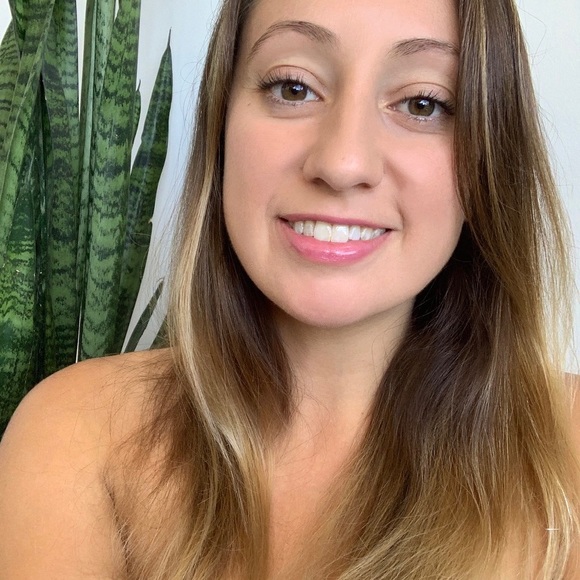 Meet your Posher, Jackie - Picture 1 of 2